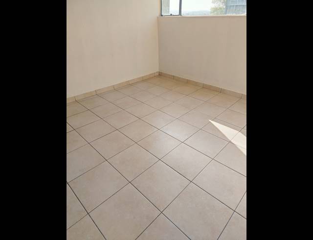 3 BEDROOM FLAT FOR SALE IN LENNOXTON